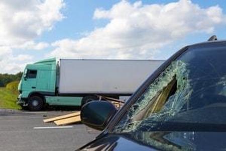 DuPage County truck accident attorney, Illinois truck safety checks, Illinois truck safety, distracted driving, driver negligence